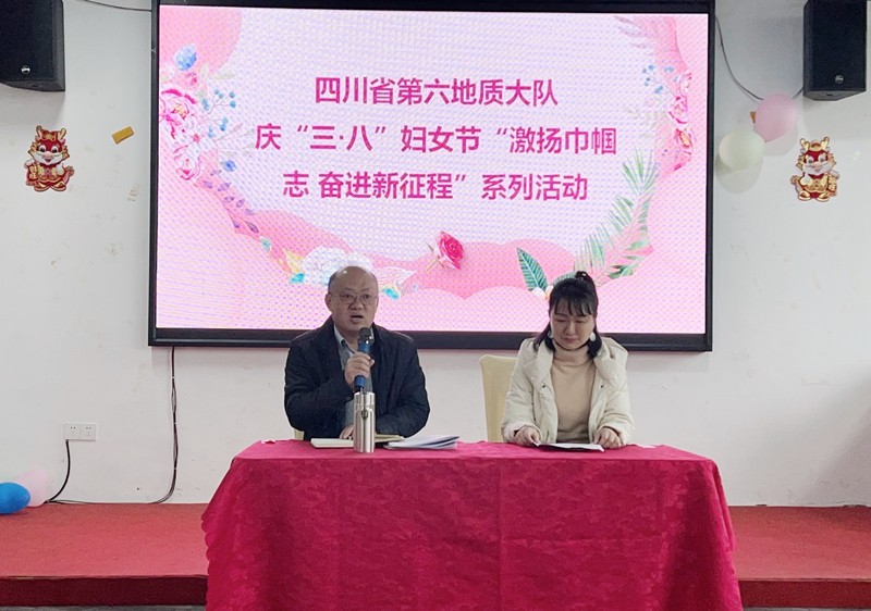 1现场讲话_800.jpg