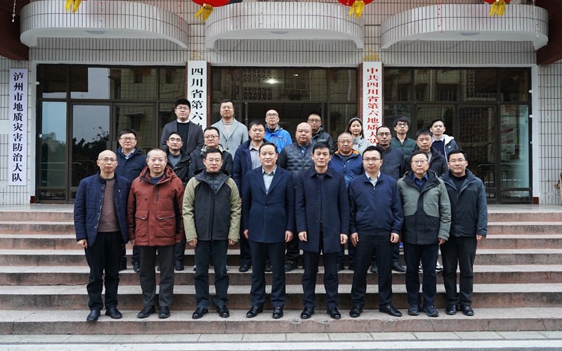 合影800.jpg