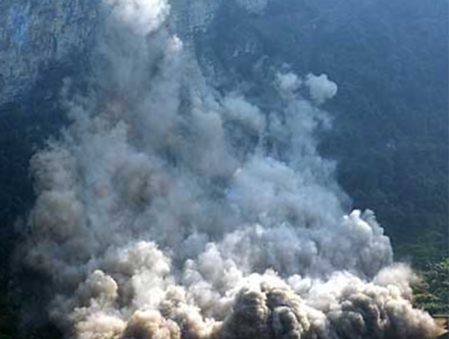 叙永县后山镇丰收村五社危岩控制爆破排危项目