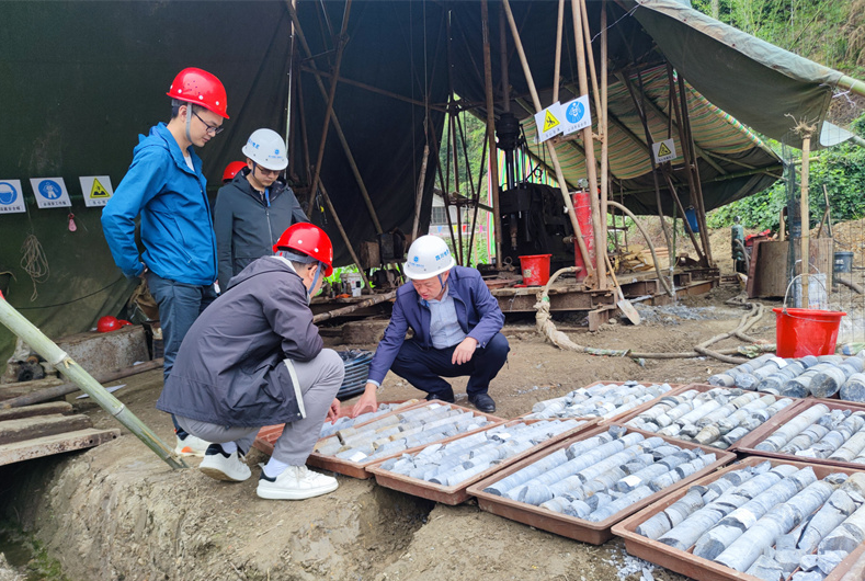 走基层、保安全，推动主题教育走深走实——岑学农到兴文县僰王山镇晏阳地热水文勘查项目开展走基层大调研
