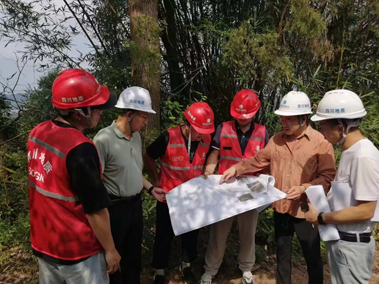戴敬儒一行检查指导合江县地灾防治技术协作工作