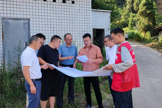戴敬儒一行到叙永县正东煤硫铁矿地下水污染综合防治项目检查指导工作