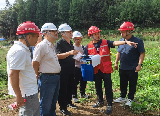 六大队检查组到叙永县正东煤硫铁矿地下水污染综合防治项目开展“质量月”综合检查