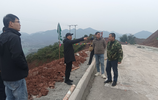 吴永贵一行到古蔺县茅溪镇酱酒园区地质调查项目检查指导工作